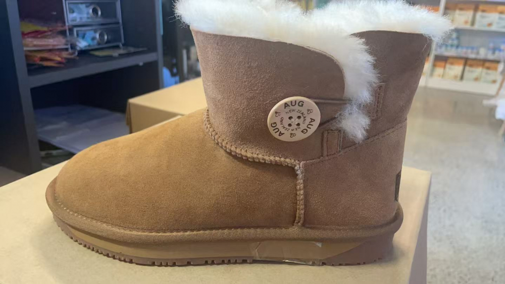 AUG鞋子mini button Chestnut栗色